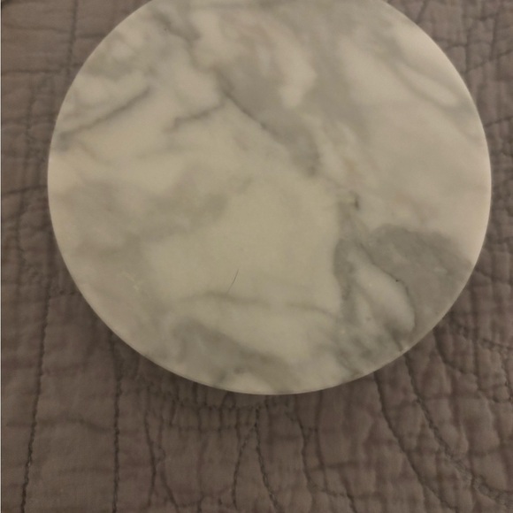 Marble Wireless Charger - Picture 2 of 4